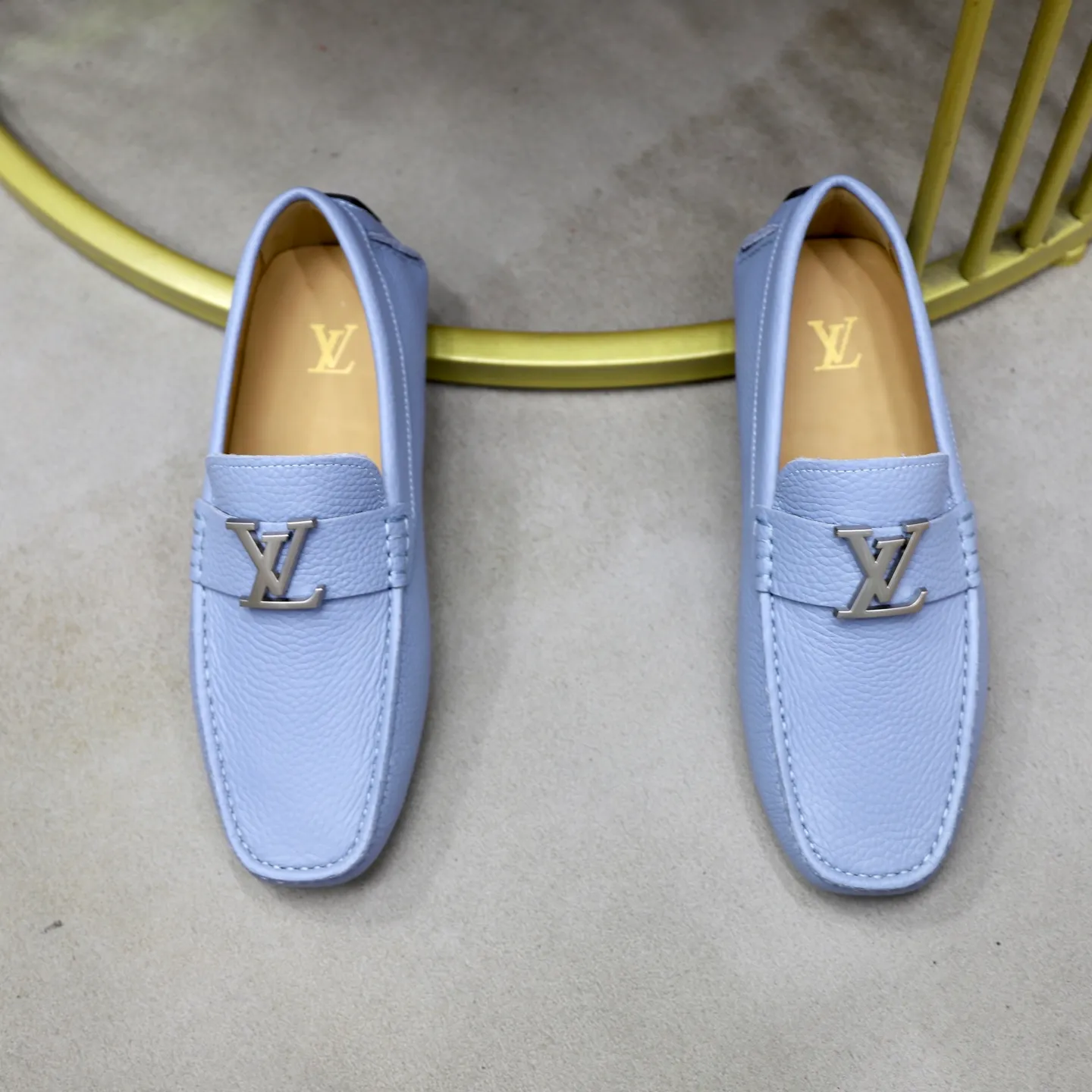 Ex-factory price: 480💰【LV】Louis Vuitton ⚠️High-end men’s driving and pedal series ⚠️38-44 (customized for 45) ⚠️All original cowhide leather! Thick and soft! Made entirely of calfskin lining! Rubber sheet anti-slip beanie sole! Three-dimensional package technology! Fashionable and classic! Handicrafts! Original high quality! Feel free to compare!